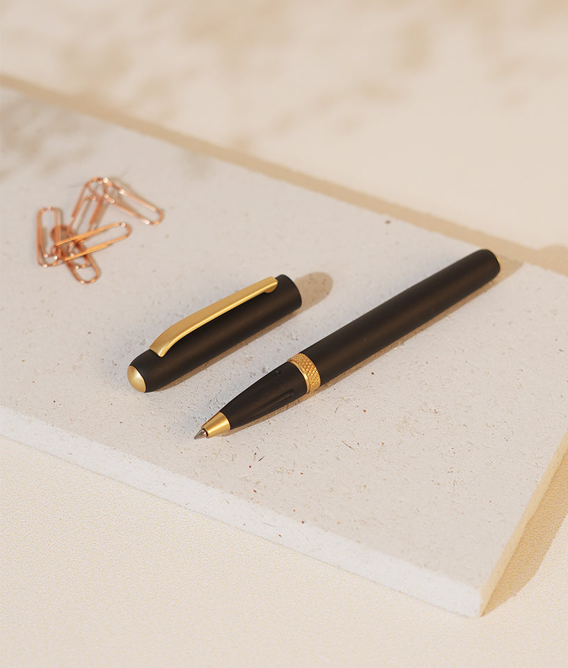 SIGNATURE ROLLERGEL PEN- BLACK