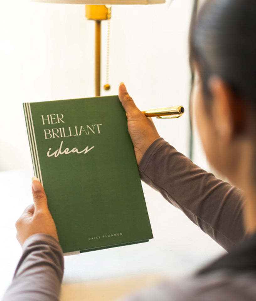 HER BRILLAINT IDEAS - Undated Daily Planner