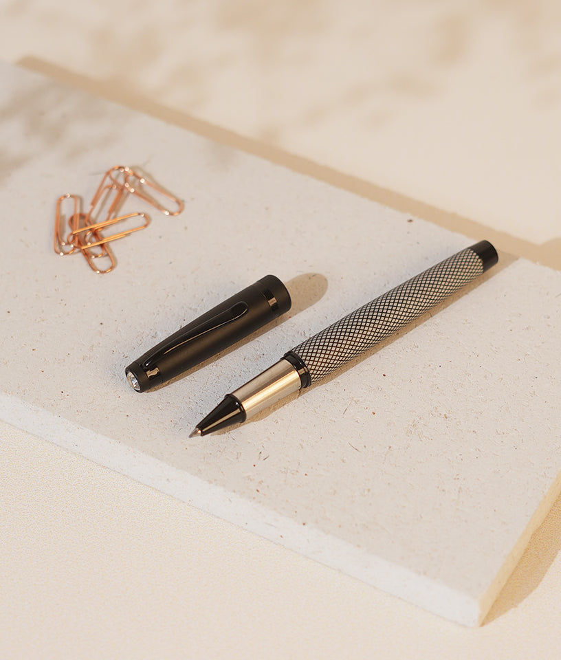 SIGNATURE ROLLERGEL PEN- CHECKS